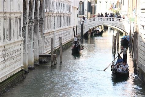 Exploring the Canals of Venice: Hidden Waterways and Charming Bridges