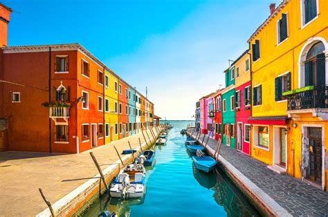 Venice's Beautiful Islands: Discovering Murano, Burano, and Torcello