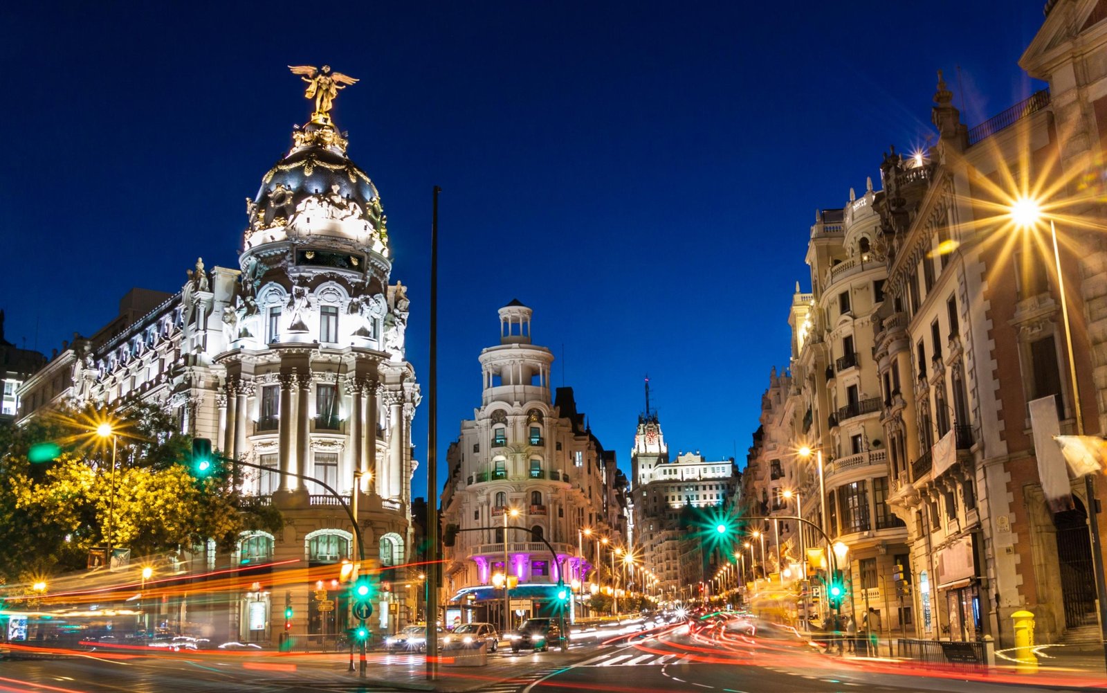 Madrid's Vibrant Nightlife: A Guide to the Best Bars and Clubs